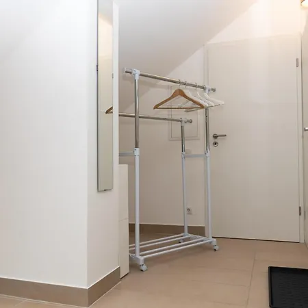 Stylisches In Mit Kostenlosen Parkplaetzen, Wlan Und Voll Ausgestatteter Kueche *