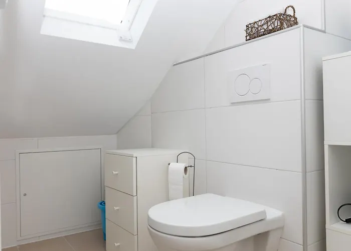 公寓 Stylisches In Mit Kostenlosen Parkplaetzen, Wlan Und Voll Ausgestatteter Kueche