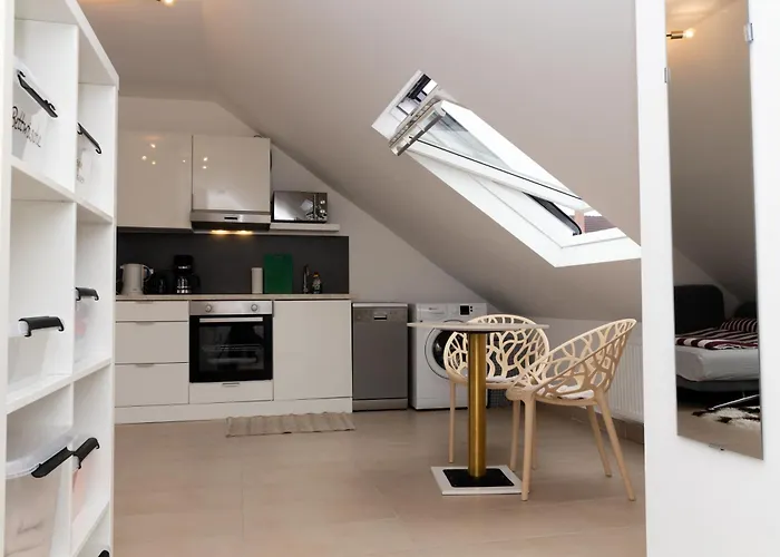 Stylisches In Mit Kostenlosen Parkplaetzen, Wlan Und Voll Ausgestatteter Kueche 公寓 *