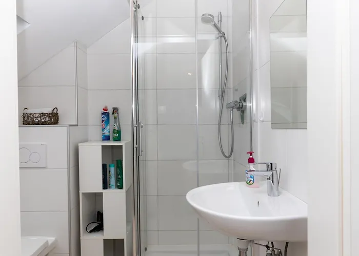 Stylisches In Mit Kostenlosen Parkplaetzen, Wlan Und Voll Ausgestatteter Kueche 公寓 *